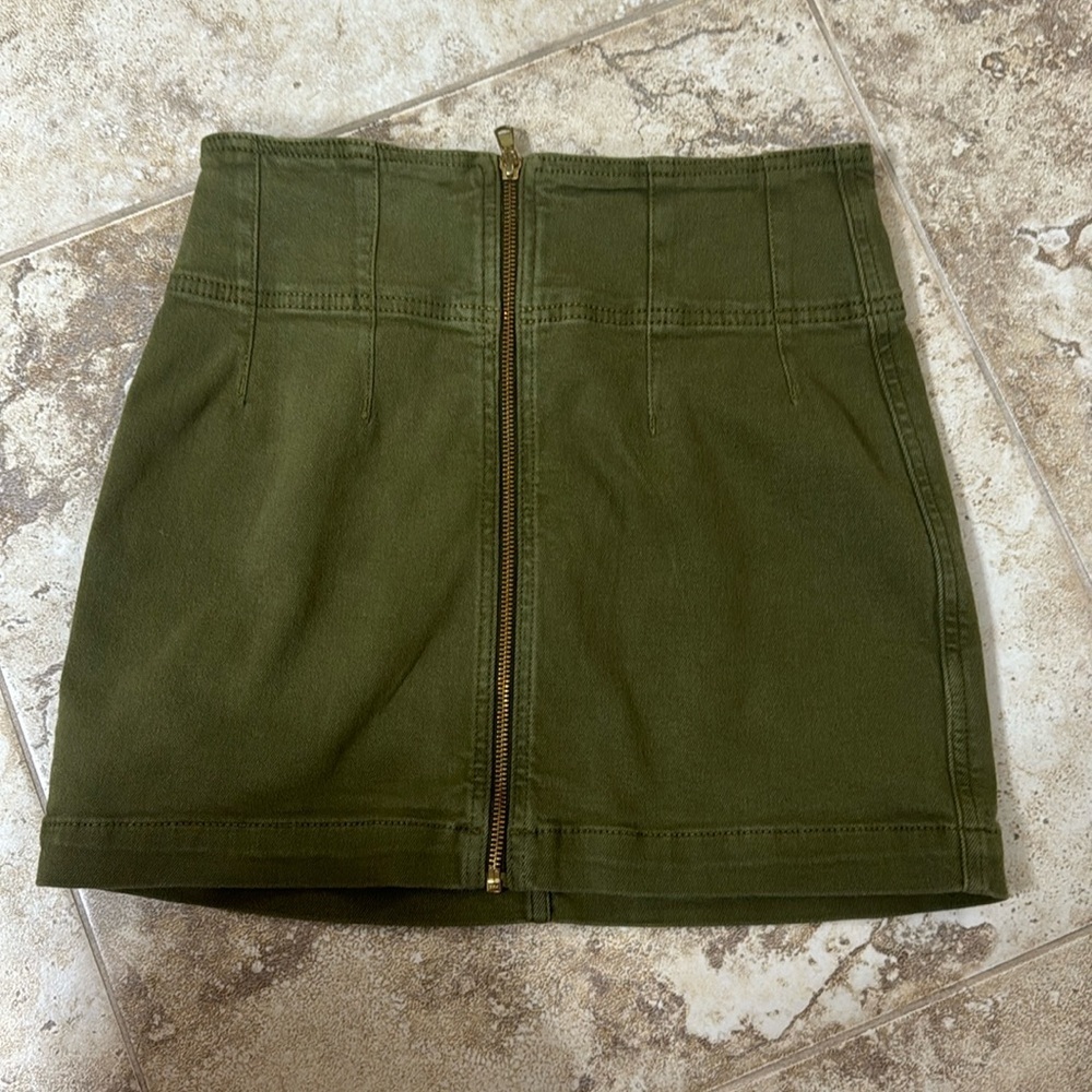 NWOT feee people skirt